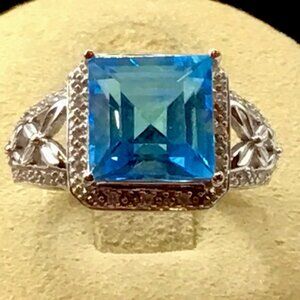14K White Gold Blue Topaz Ring 5.4 Grams Size 5.75